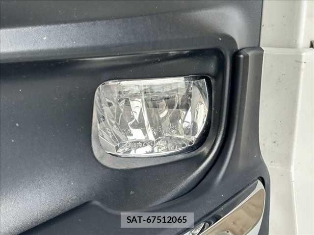 Toyota NOAH 2022-12 7618713-28