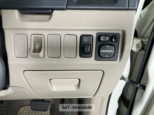 Toyota NOAH 2007-01 7618775-20