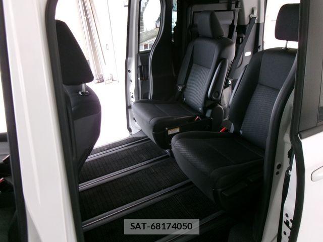 Toyota NOAH 2022-03 7618715-14