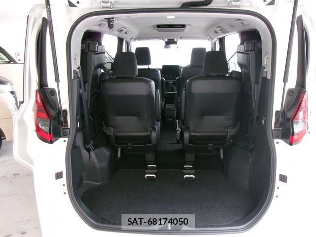 Toyota NOAH 2022-03 7618715-16