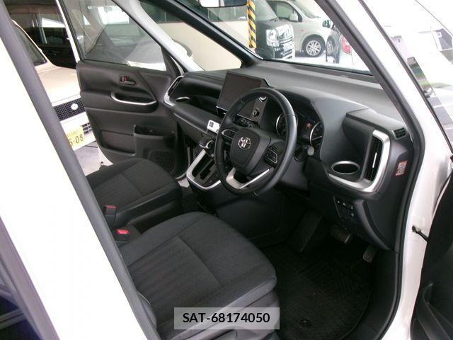Toyota NOAH 2022-03 7618715-1