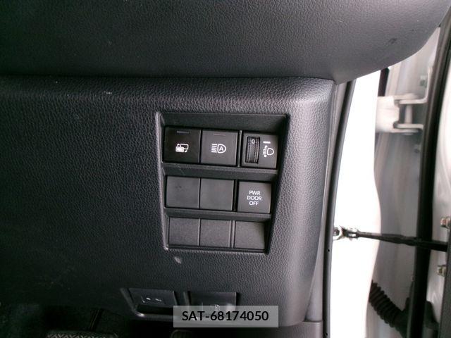 Toyota NOAH 2022-03 7618715-22