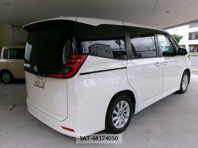 Toyota NOAH 2022-03 7618715-5