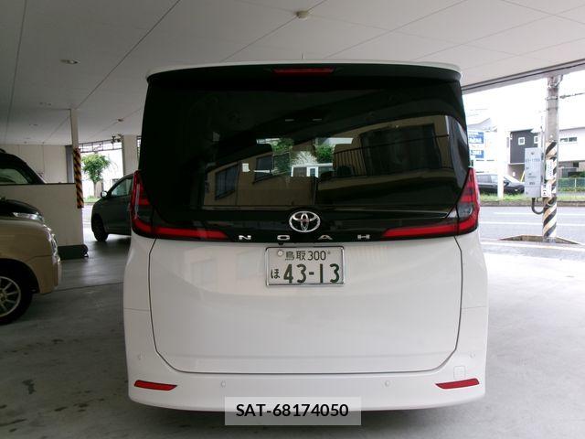 Toyota NOAH 2022-03 7618715-7