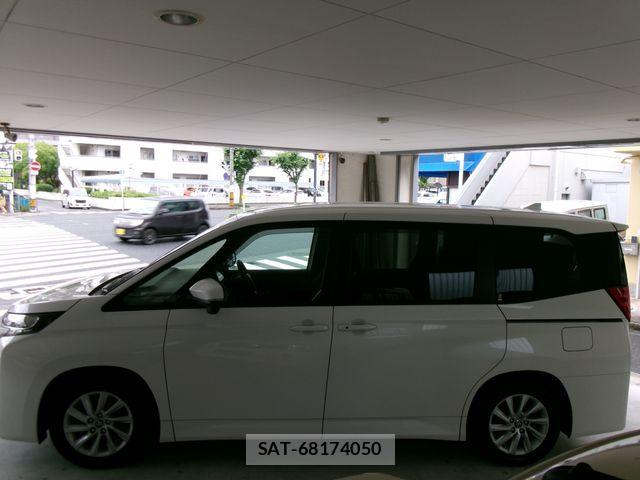 Toyota NOAH 2022-03 7618715-8