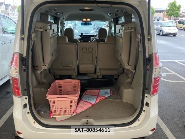 Toyota NOAH 2010-06 7618769-13