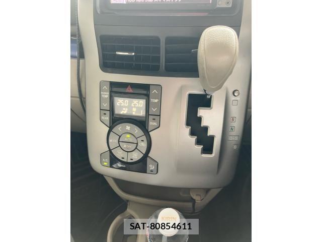 Toyota NOAH 2010-06 7618769-16