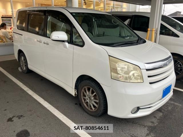 Toyota NOAH 2010-06 7618769-1