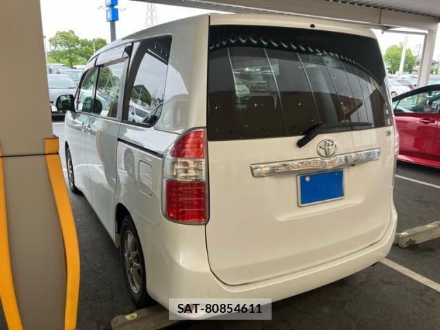 Toyota NOAH 2010-06 7618769-3