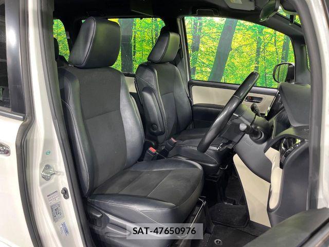 Toyota NOAH 2018-02 7618742-7