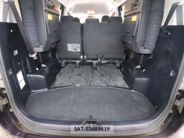 Toyota NOAH 2012-01 7618748-9