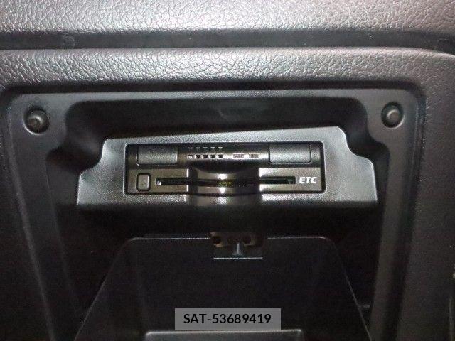 Toyota NOAH 2012-01 7618748-21