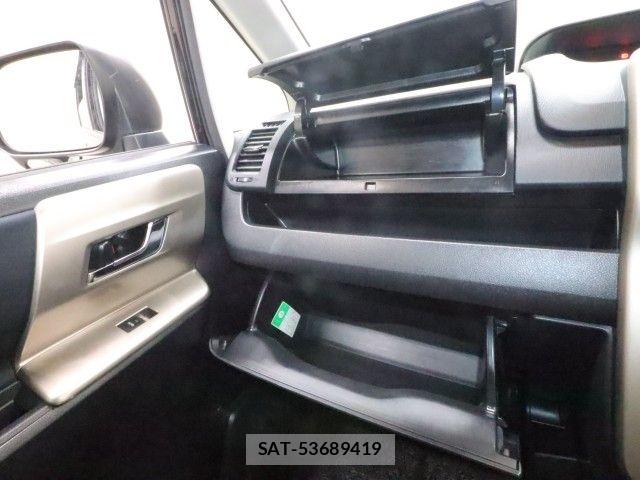Toyota NOAH 2012-01 7618748-22