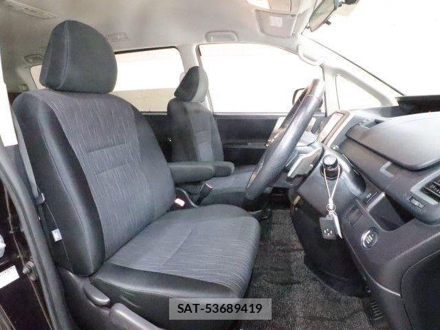 Toyota NOAH 2012-01 7618748-3