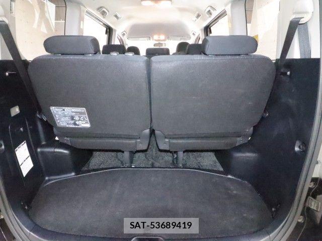 Toyota NOAH 2012-01 7618748-8