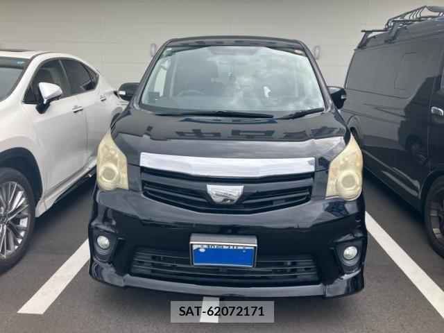 Toyota NOAH 2010-11 7618761-0