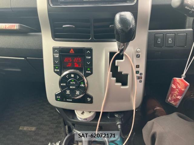 Toyota NOAH 2010-11 7618761-15
