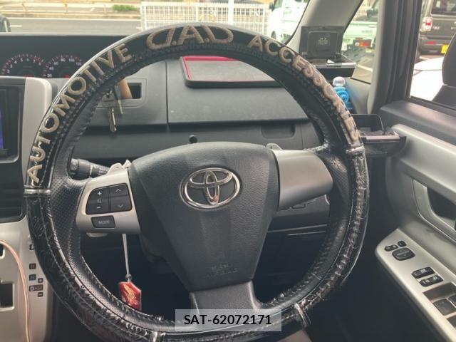 Toyota NOAH 2010-11 7618761-16
