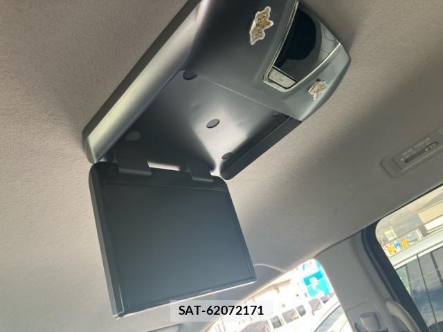 Toyota NOAH 2010-11 7618761-21