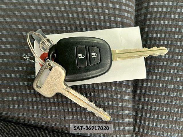 Toyota NOAH 2014-07 7618750-20