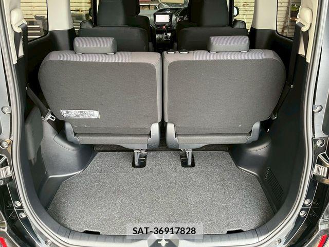 Toyota NOAH 2014-07 7618750-27