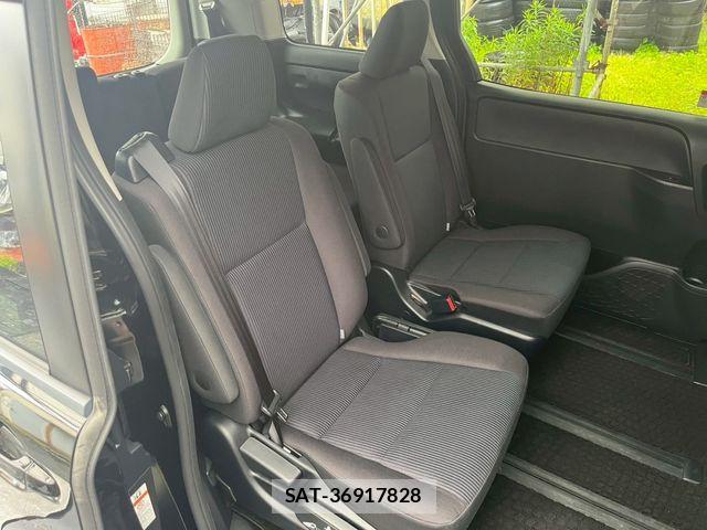 Toyota NOAH 2014-07 7618750-4
