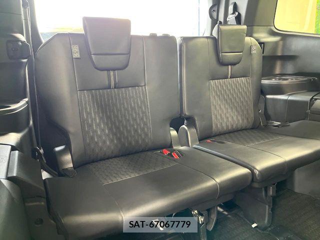 Toyota NOAH 2022-10 7618728-9