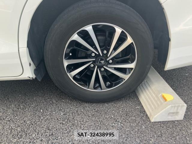 Toyota NOAH 2020-07 7618744-9