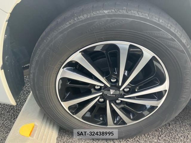 Toyota NOAH 2020-07 7618744-11