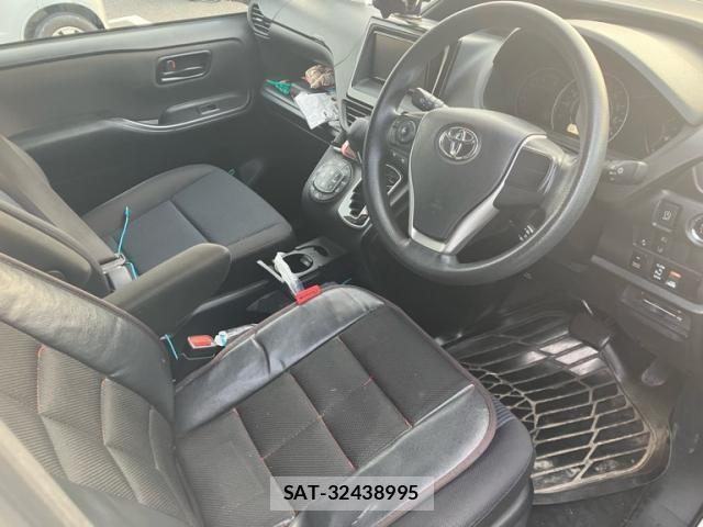Toyota NOAH 2020-07 7618744-14