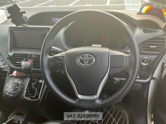 Toyota NOAH 2020-07 7618744-15