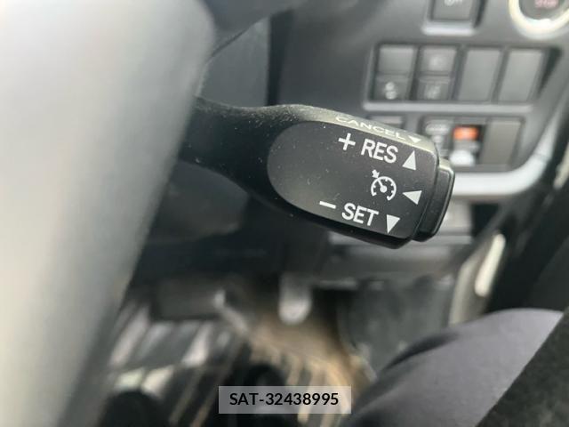 Toyota NOAH 2020-07 7618744-26
