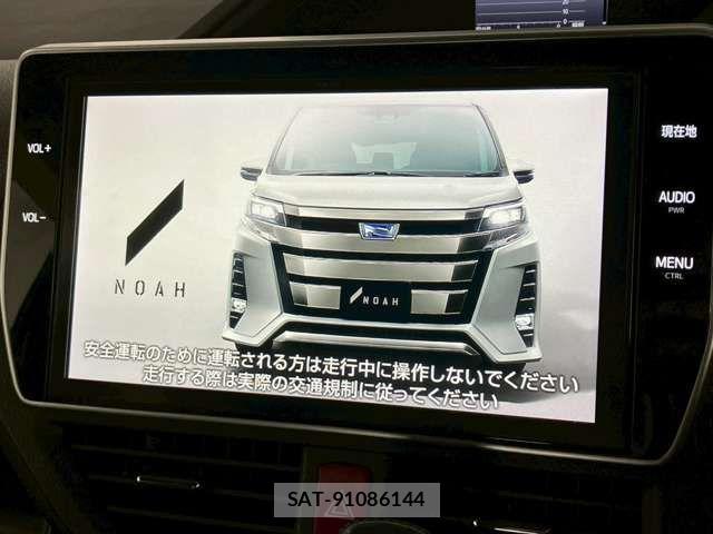 Toyota NOAH 2018-07 7618743-1