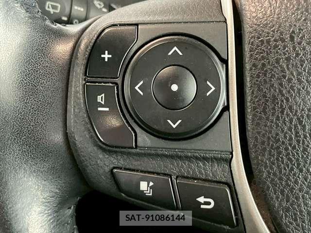 Toyota NOAH 2018-07 7618743-7