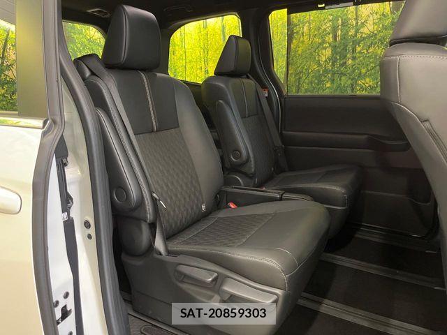 Toyota NOAH 2025-03 7618712-8