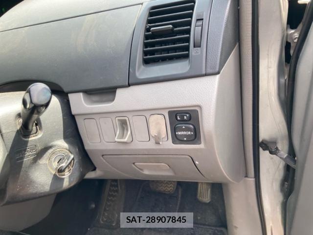 Toyota NOAH 2002-01 7618772-13