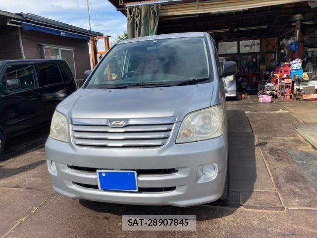 Toyota NOAH 2002-01 7618772-1