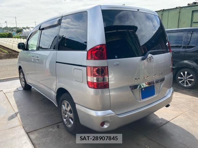 Toyota NOAH 2002-01 7618772-3