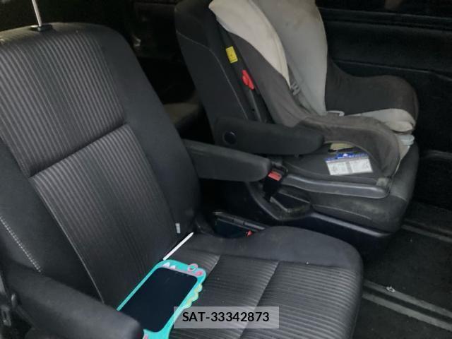 Toyota NOAH 2017-09 7618747-14