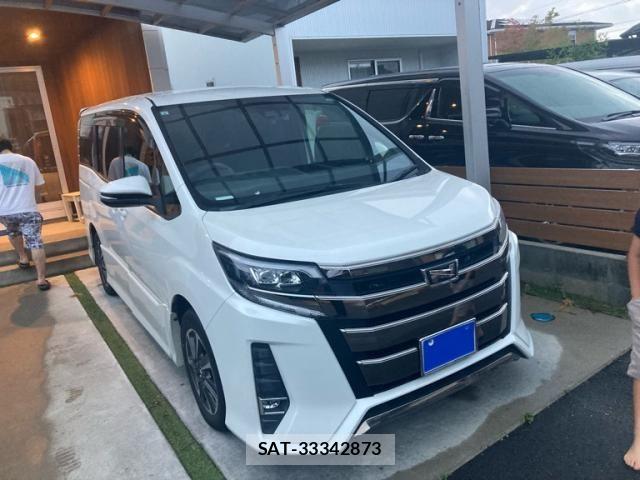 Toyota NOAH 2017-09 7618747-1