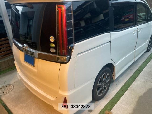 Toyota NOAH 2017-09 7618747-2