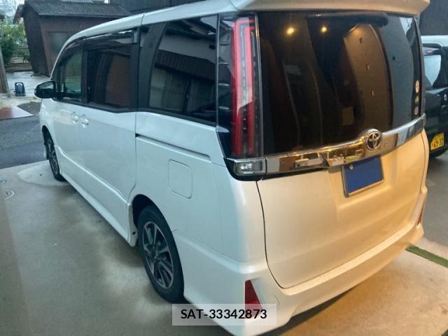 Toyota NOAH 2017-09 7618747-3