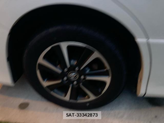 Toyota NOAH 2017-09 7618747-6