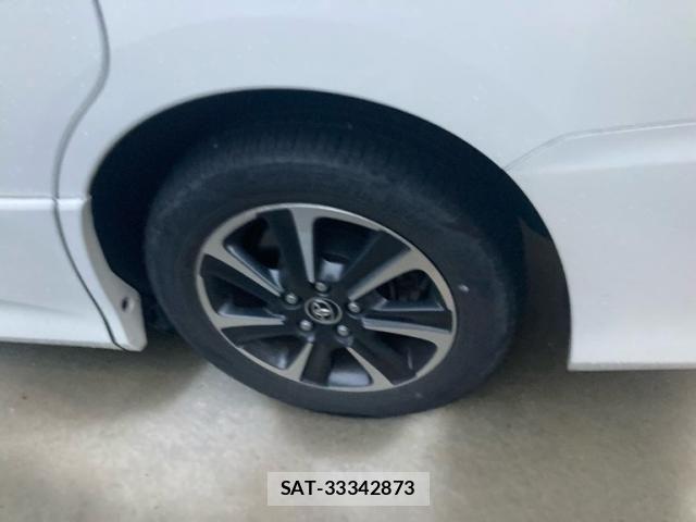 Toyota NOAH 2017-09 7618747-7