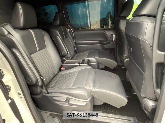 Toyota NOAH 2022-04 7618723-9