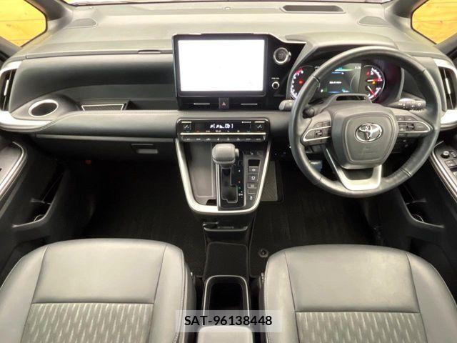Toyota NOAH 2022-04 7618723-1