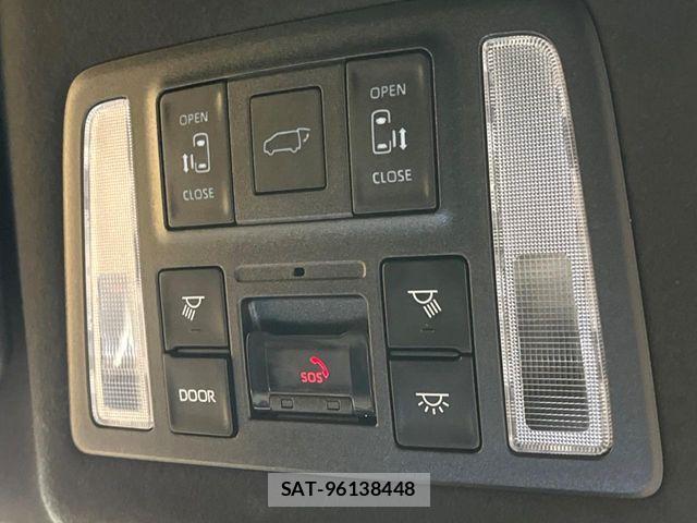 Toyota NOAH 2022-04 7618723-4
