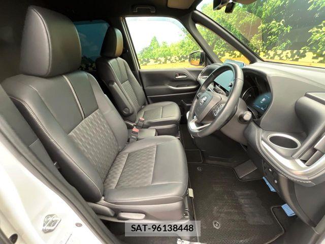 Toyota NOAH 2022-04 7618723-8