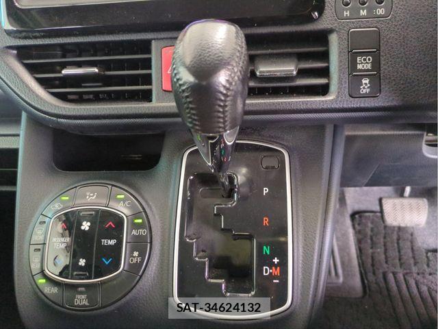 Toyota NOAH 2014-06 7618746-11