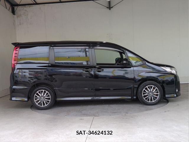 Toyota NOAH 2014-06 7618746-17